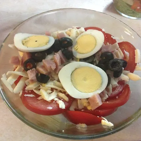 Alojamento de Acomodação e Pequeno-almoço Paradox Movila 2*