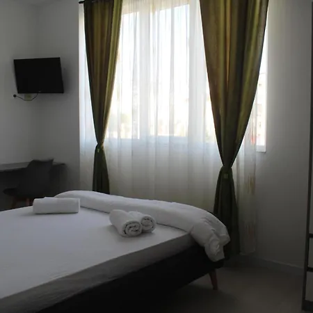 Paradox Movila ベッド・アンド・ブレックファスト 2*