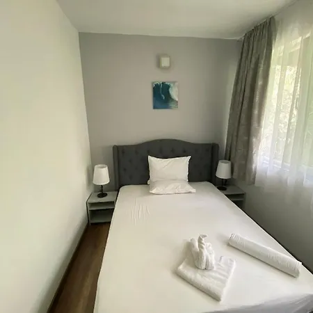 Bed & Breakfast Paradox Movila 2*