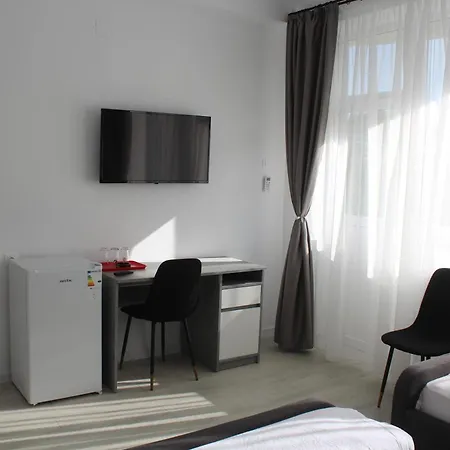 Bed & Breakfast Paradox Movila 2*