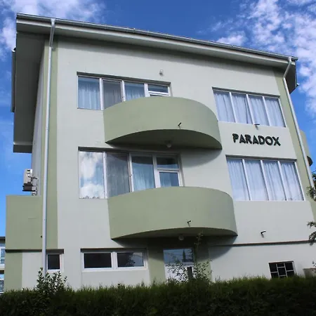 Bed & Breakfast Paradox Movila 2*