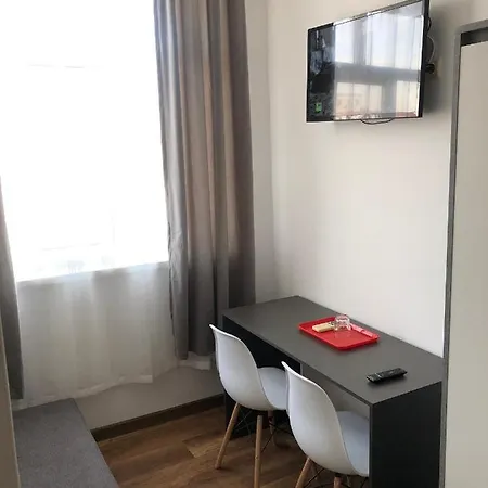 Bed & Breakfast Paradox Movila 2*